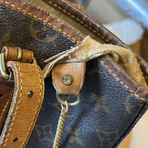 Louis Vuitton Monogram Bucket Bag - Picture 15 of 16